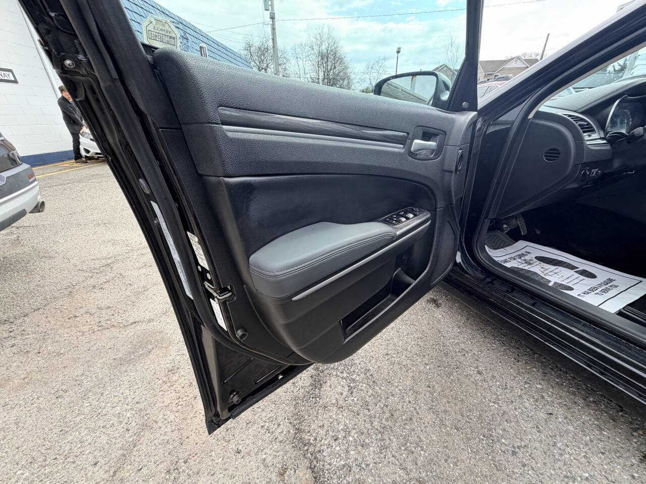 Used 2019 Chrysler 300 Touring w/ Sport Appearance Package image 14
