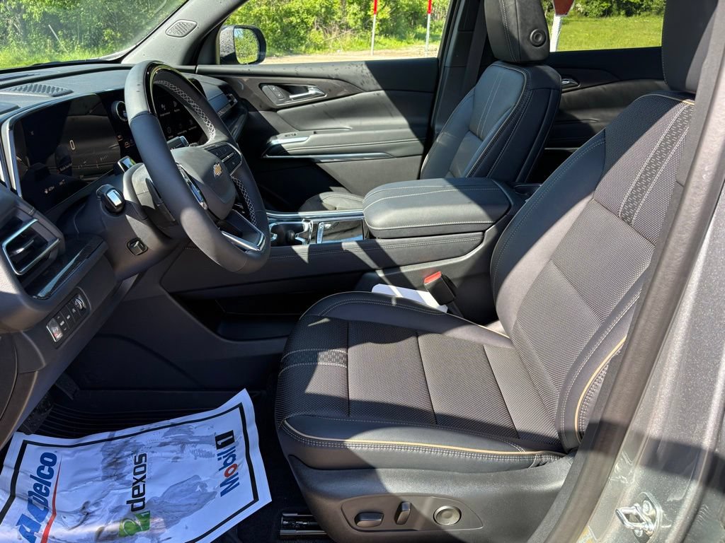 New 2026 Chevrolet Traverse High Country w/ LPO, Floor Liner Package AWD/4WD image 17