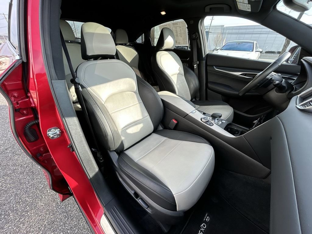Certified 2023 INFINITI QX55 Essential image 25