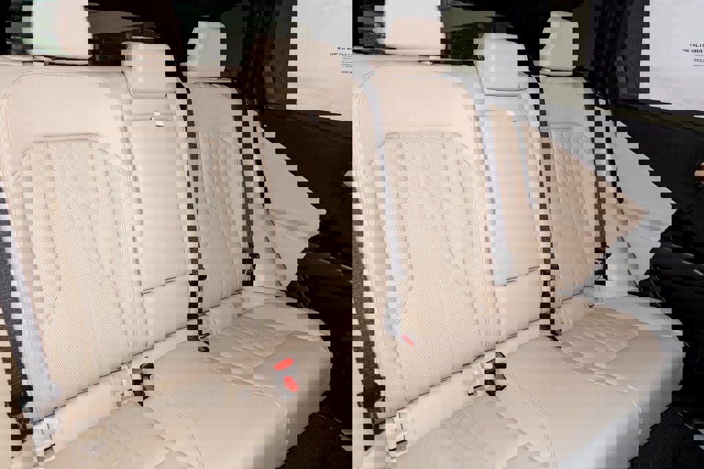 Used 2025 BMW X3 xDrive30i w/ Premium Package image 35