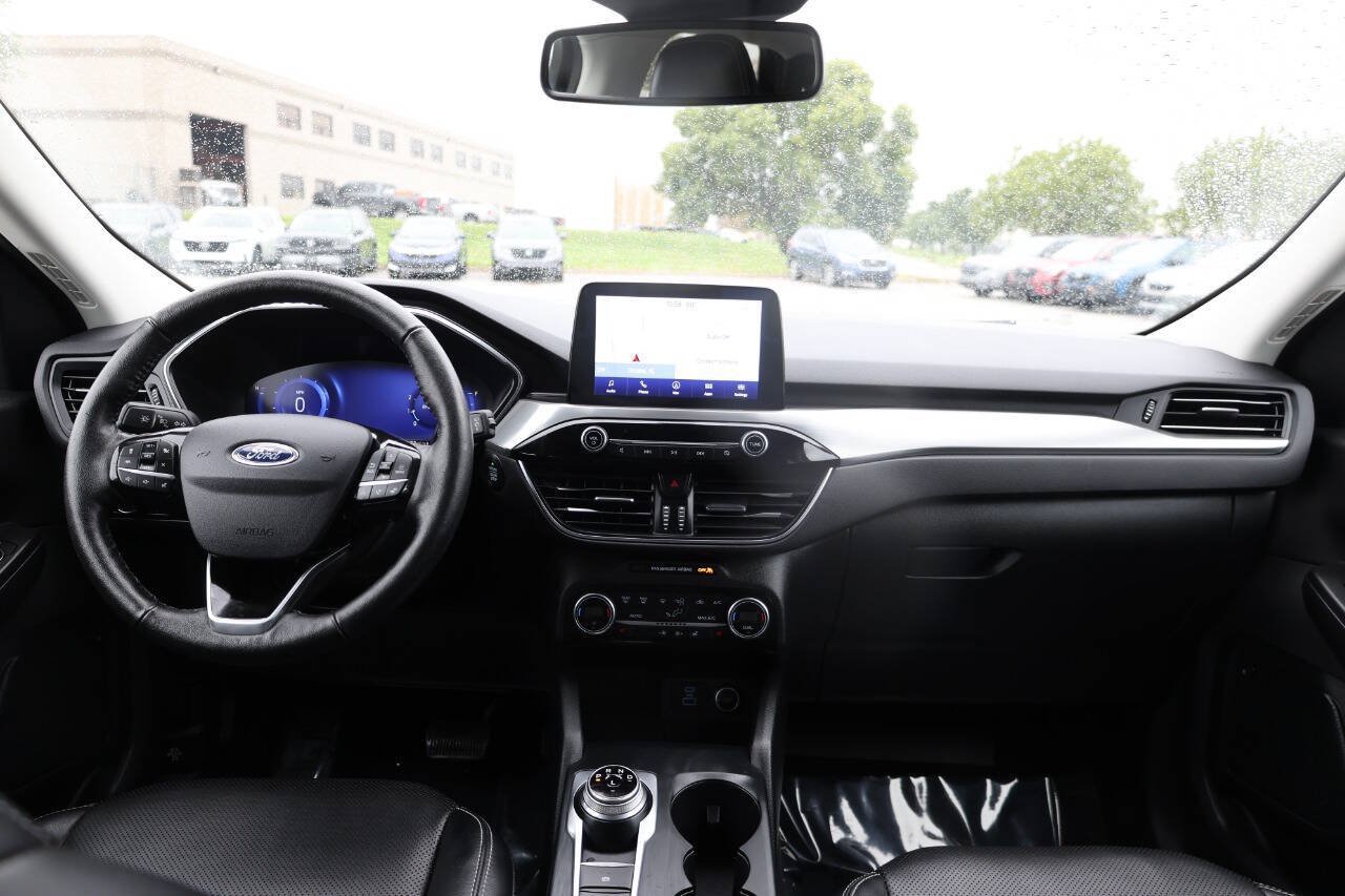 Used 2021 Ford Escape Titanium AWD/4WD image 14