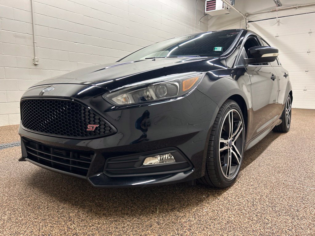 Used 2018 Ford Focus ST w/ Equipment Group 401A FWD image 6