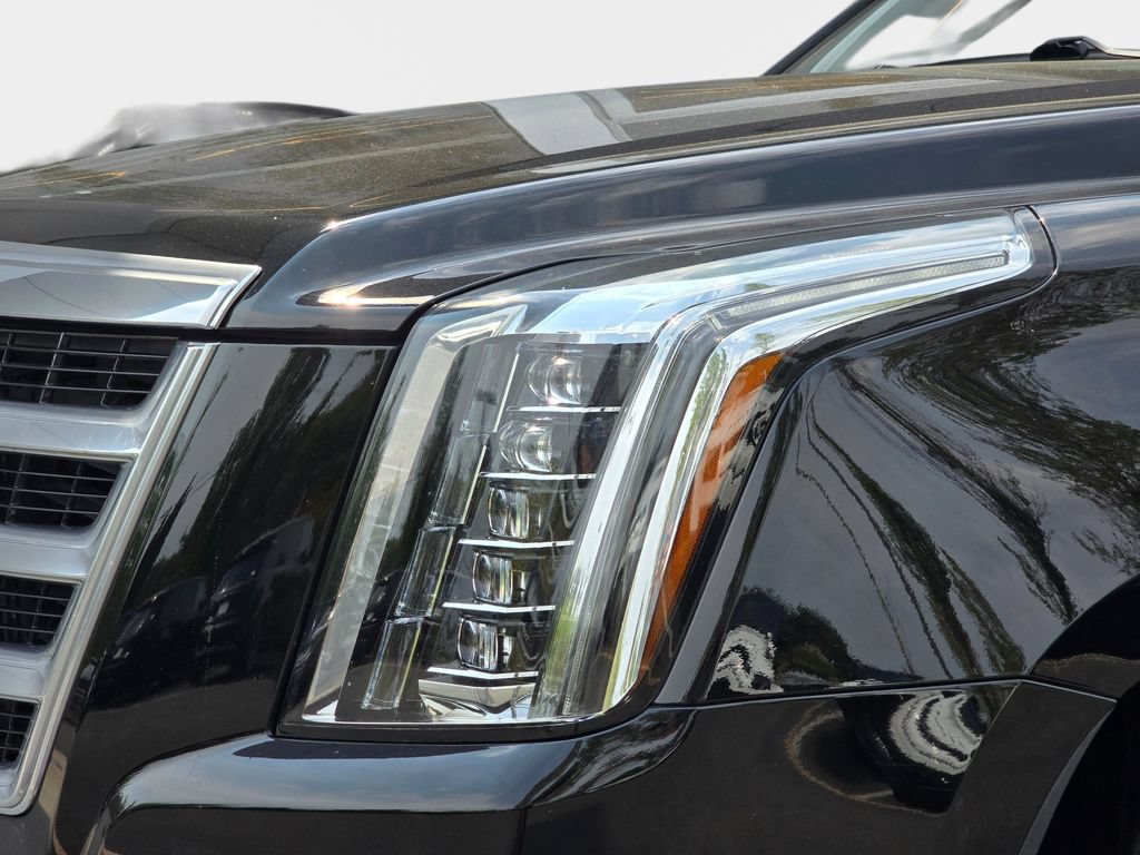 Used 2016 Cadillac Escalade Luxury AWD/4WD image 37