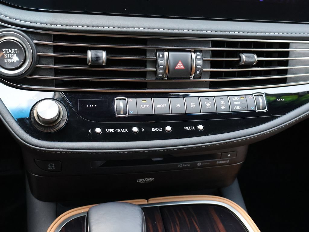Used 2022 Lexus LS 500 AWD w/ Luxury Package image 24