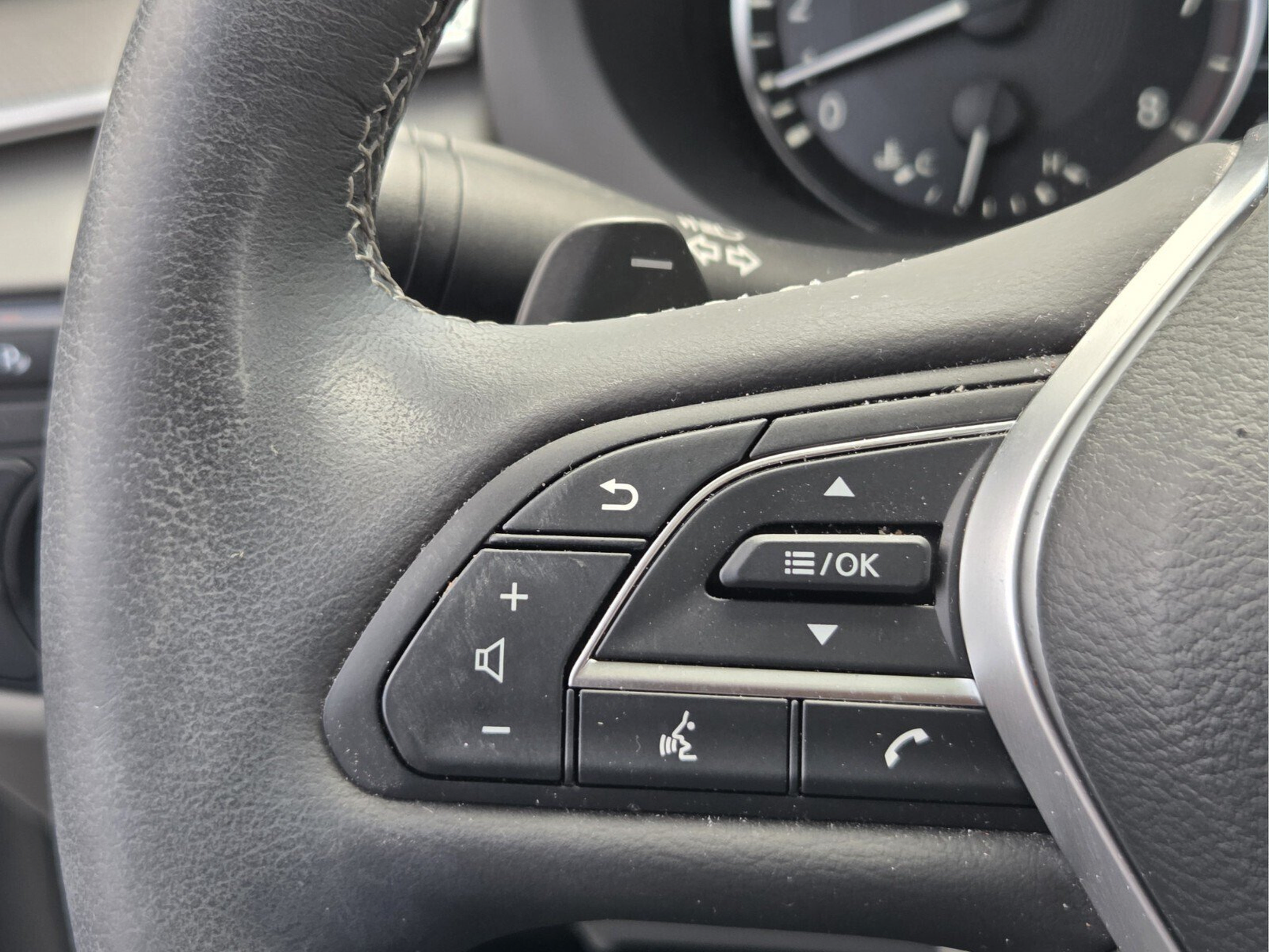 Used 2023 INFINITI QX50 Luxe FWD image 21