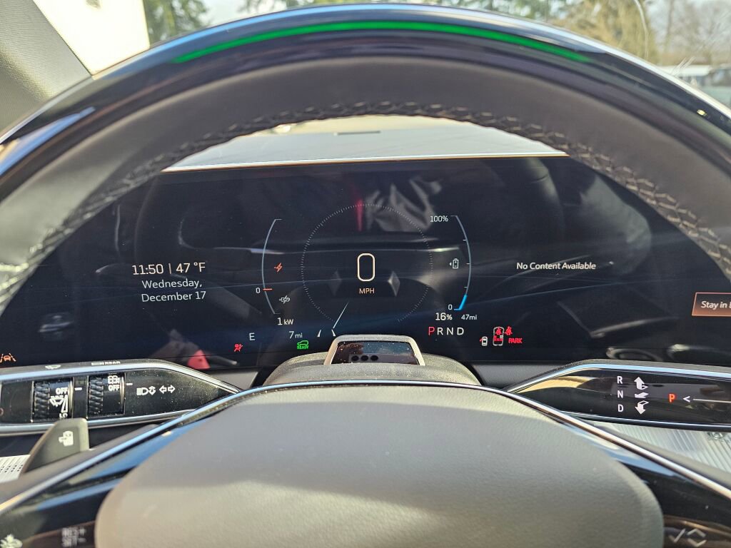 New 2026 Cadillac Optiq Luxury 1 image 33