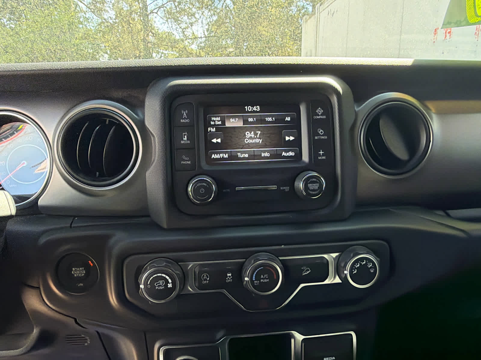 Used 2018 Jeep Wrangler Unlimited Sport image 28