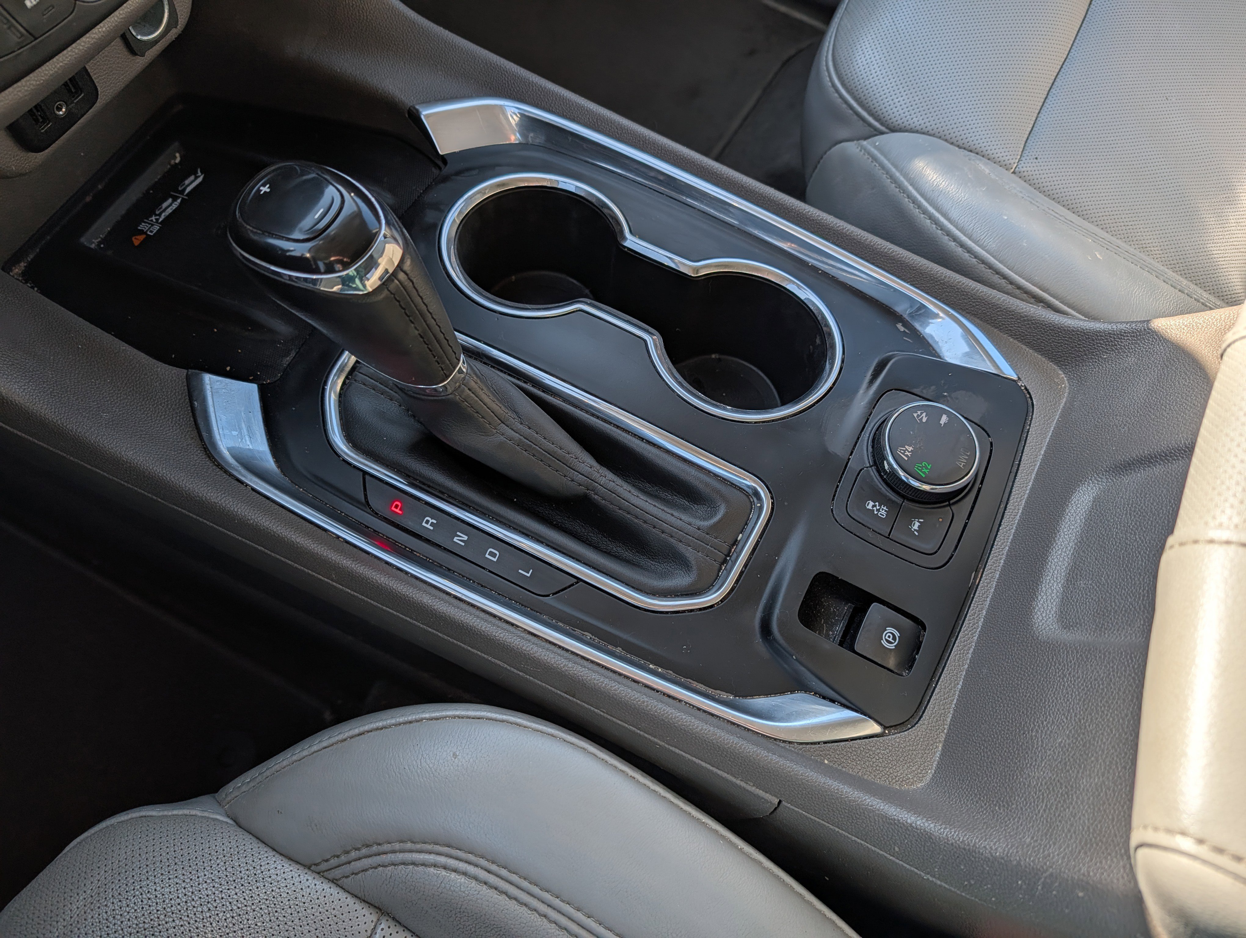 Used 2018 Chevrolet Traverse Premier image 18