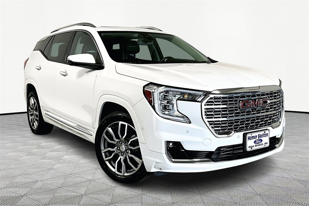 Used 2022 GMC Terrain Denali w/ Denali Premium Package