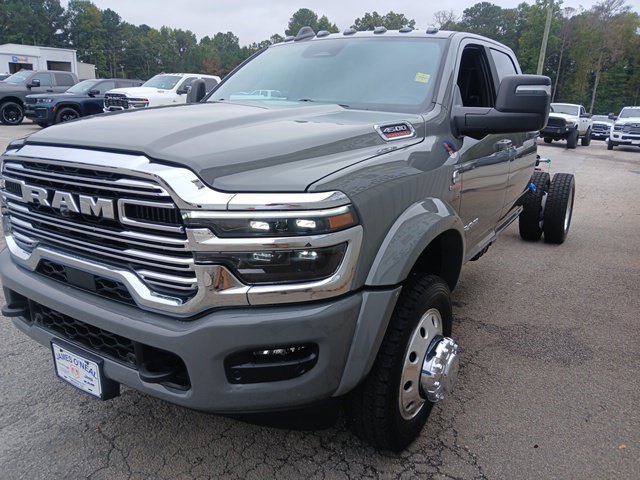 New 2027 RAM 4500 4x4 Crew Cab DRW w/ Laramie Trim Package image 10