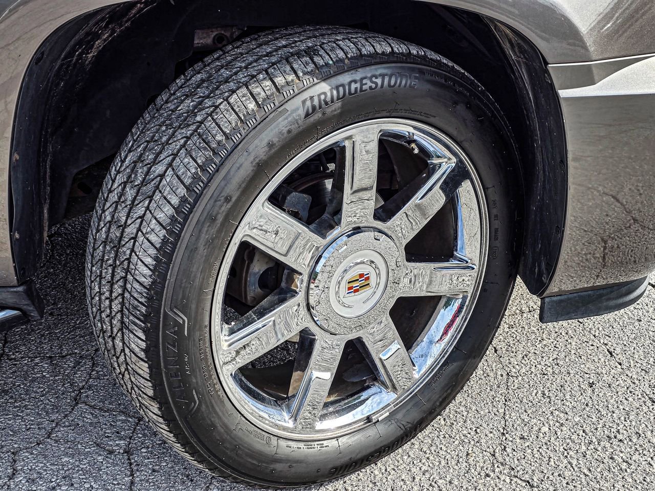 Used 2014 Cadillac Escalade Luxury AWD/4WD image 7