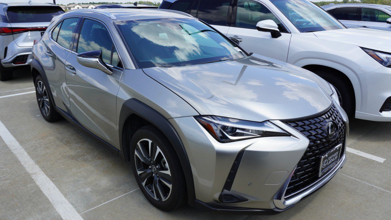 Certified 2020 Lexus UX 200 w/ Premium Package image 3