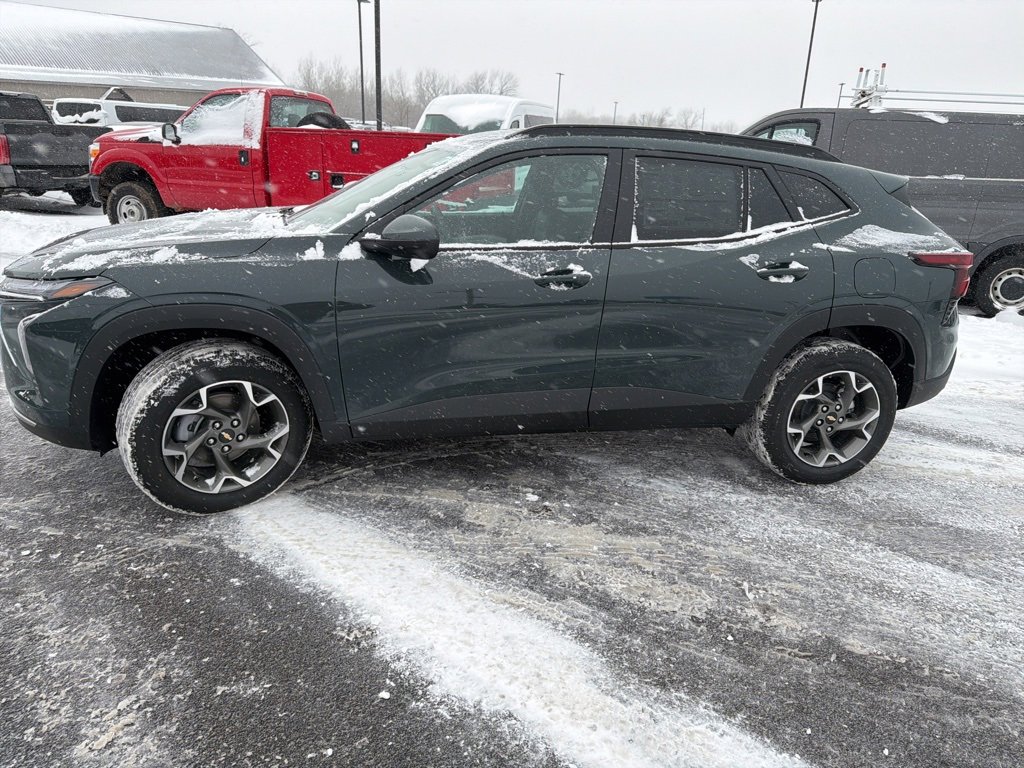 New 2026 Chevrolet Trax LT w/ Sunroof Package image 5