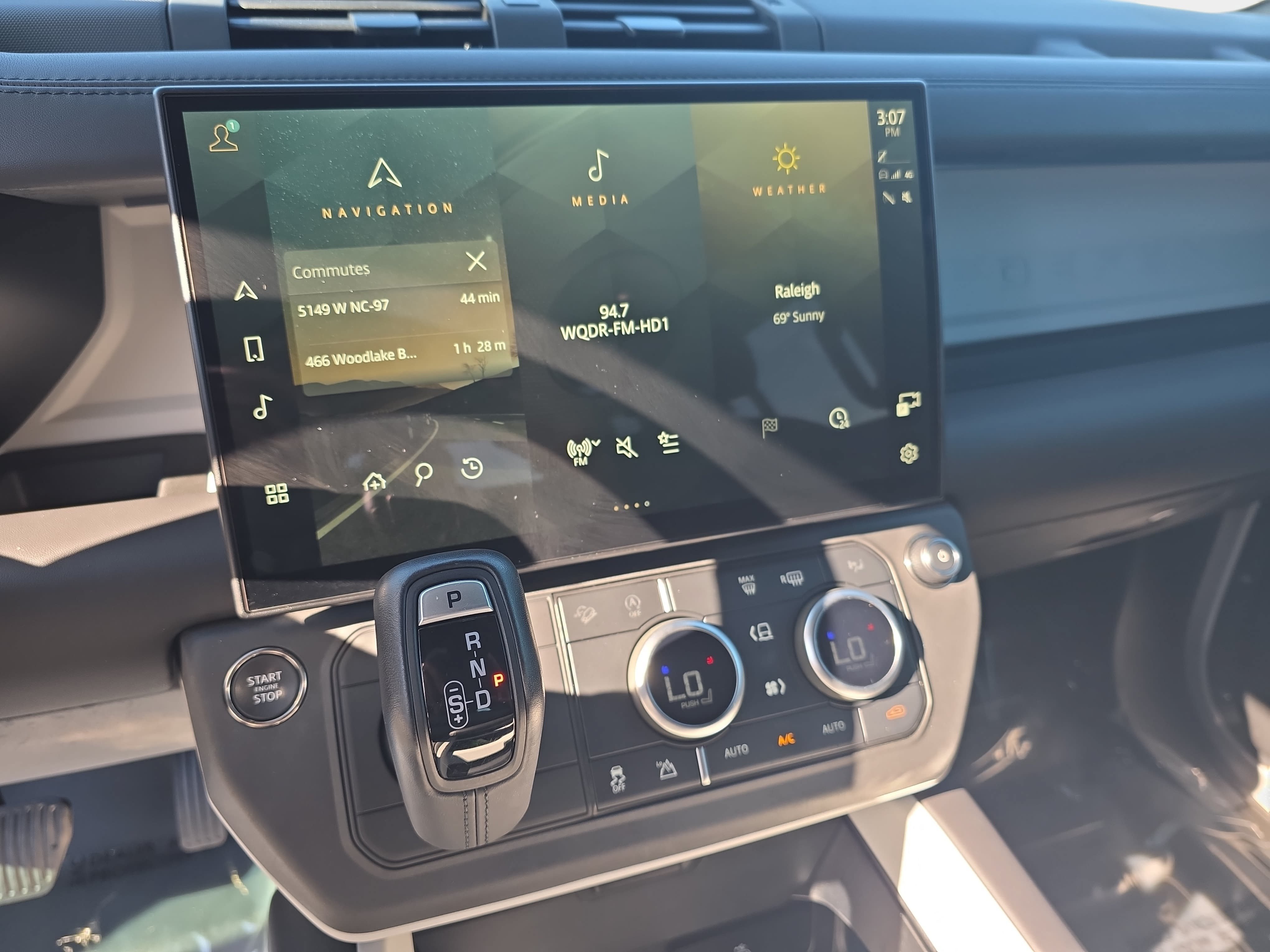 Certified 2026 Land Rover Defender 110 X-Dynamic SE AWD/4WD image 19