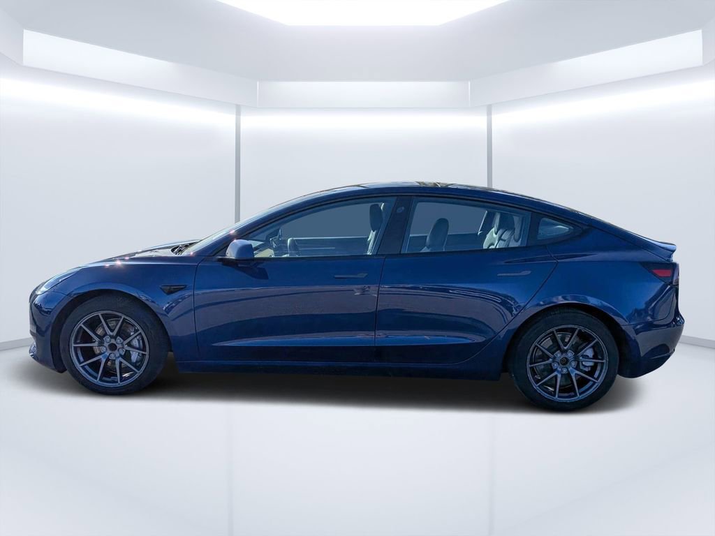 Used 2022 Tesla Model 3 Standard Range image 6