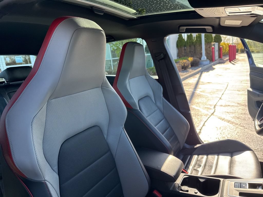 Used 2022 Volkswagen GTI Autobahn FWD image 25