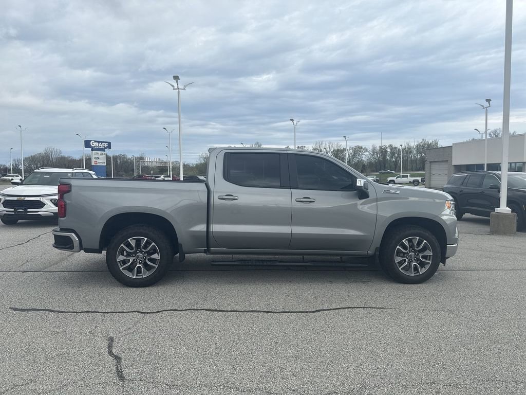Used 2024 Chevrolet Silverado 1500 LT w/ Z71 Off-Road Package image 9
