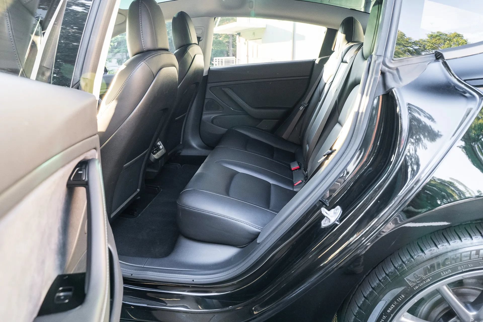 Used 2018 Tesla Model 3 Long Range AWD/4WD image 26