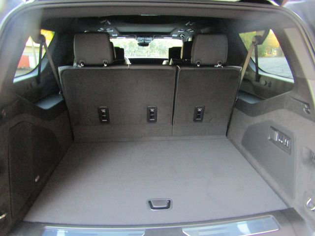 Used 2025 Cadillac Escalade ESV Sport w/ Touring Package image 17