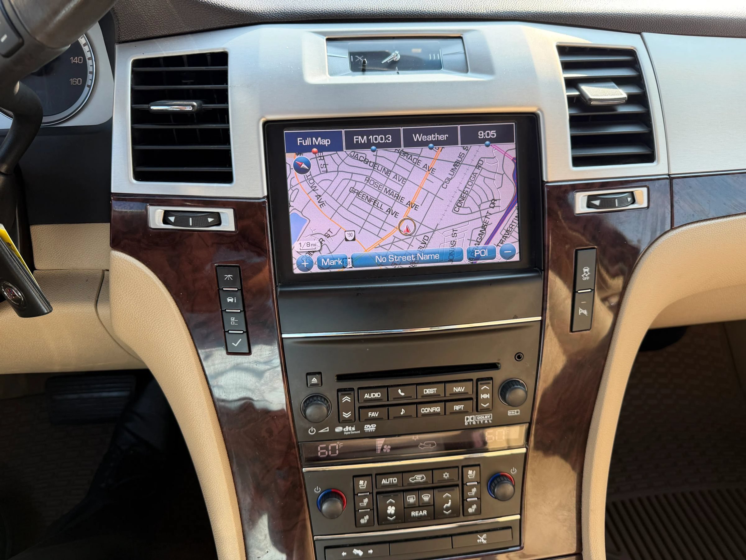 Used 2013 Cadillac Escalade ESV Premium RWD image 20