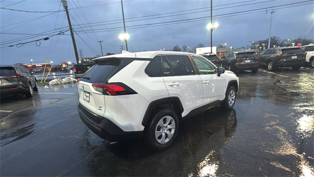 Used 2024 Toyota RAV4 LE image 29