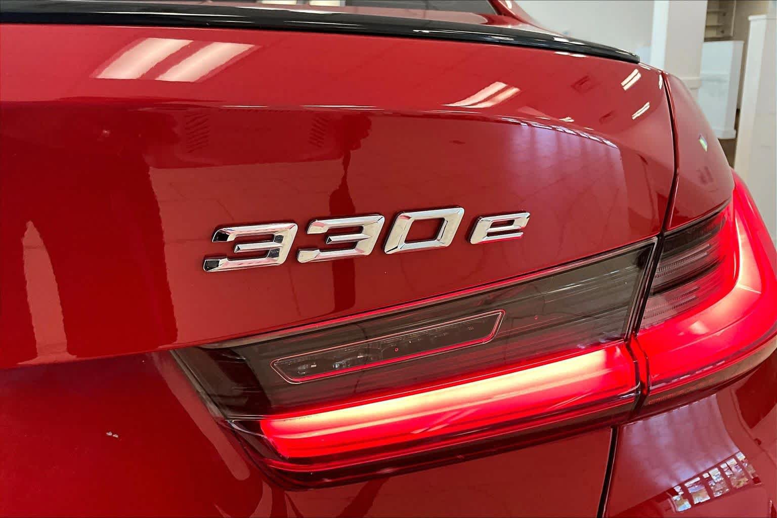 Used 2023 BMW 330e xDrive w/ M Sport Package AWD/4WD image 9