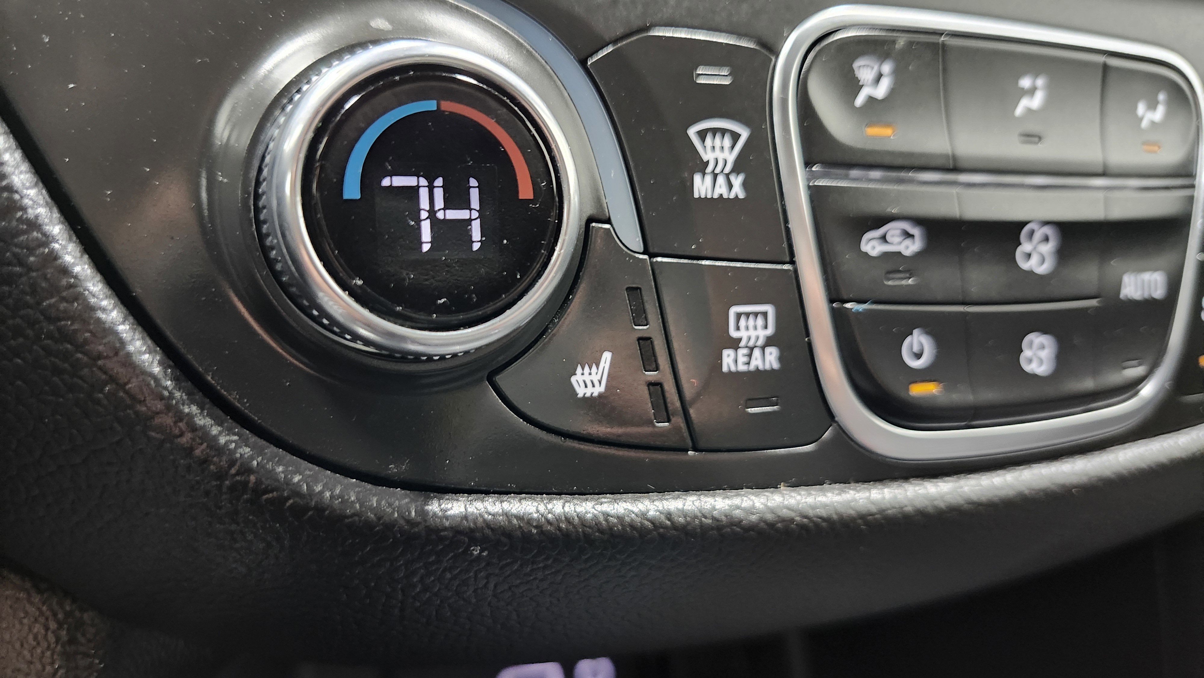 Used 2024 Chevrolet Equinox LT image 6