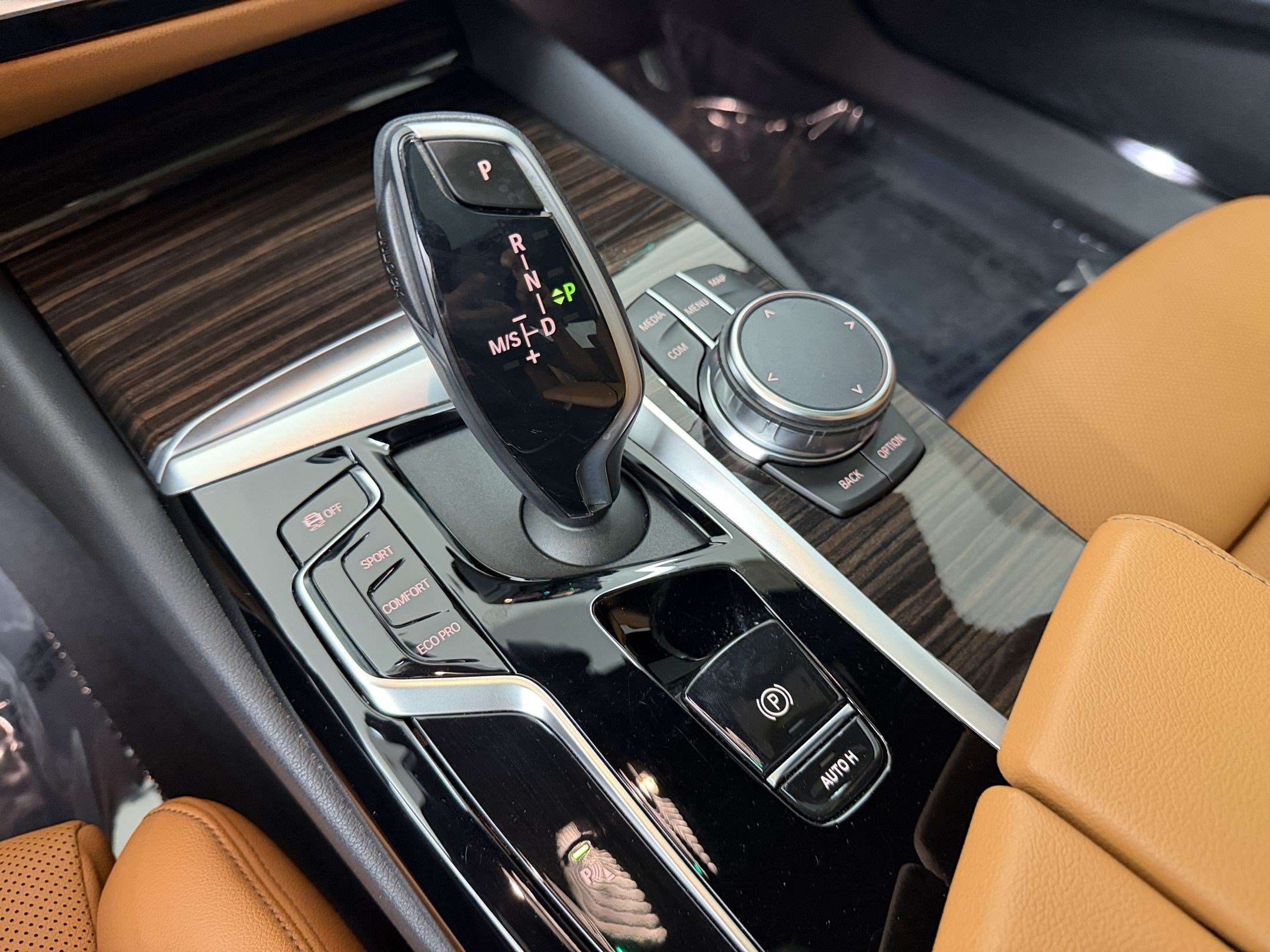 Certified 2023 BMW 530i w/ Premium Package RWD image 18