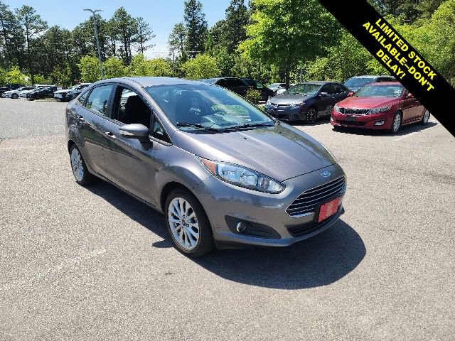 Used 2014 Ford Fiesta SE w/ Equipment Group 201A FWD image 1