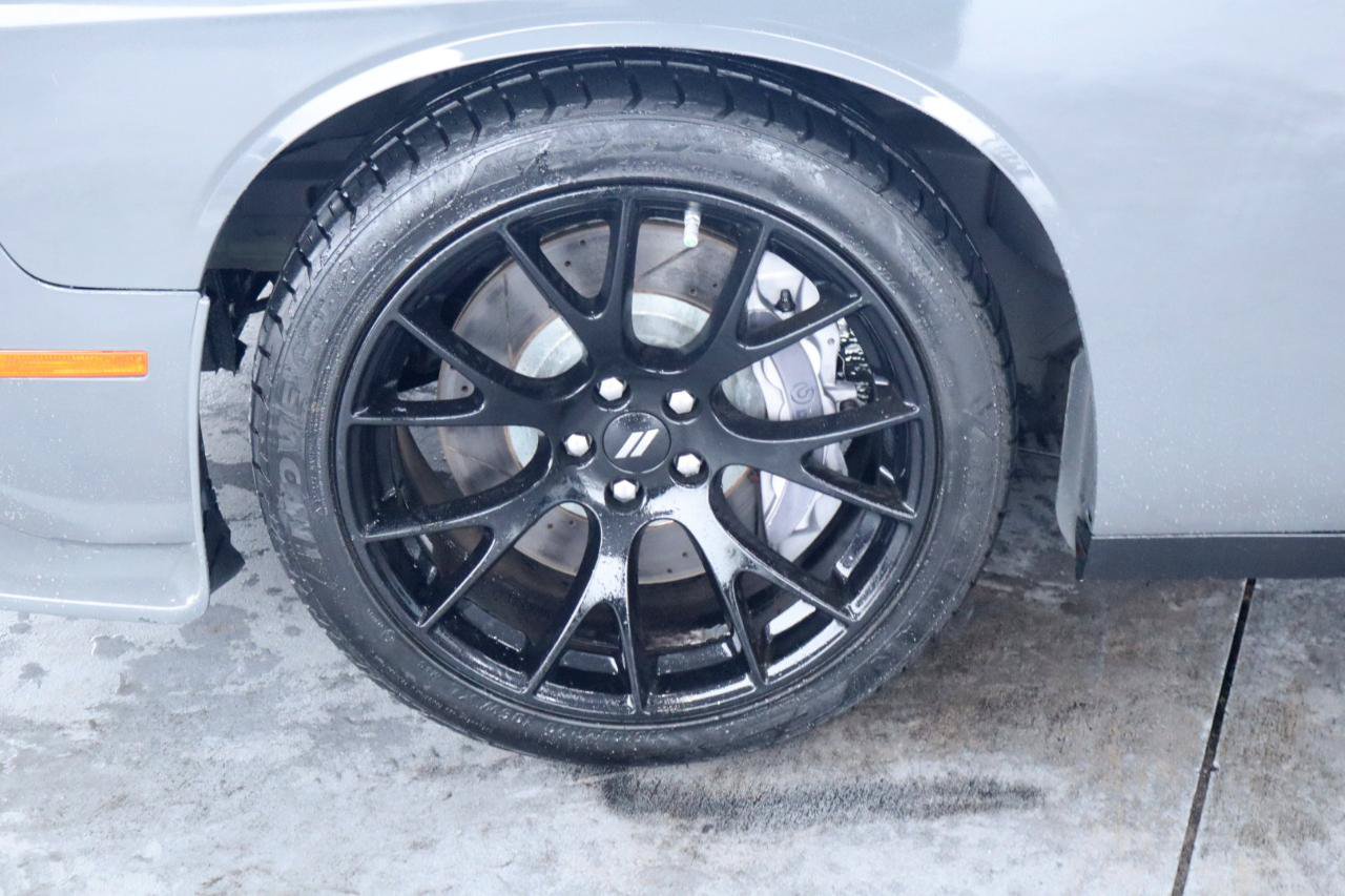 Used 2018 Dodge Challenger R/T Scat Pack w/ Dynamics Package RWD image 13