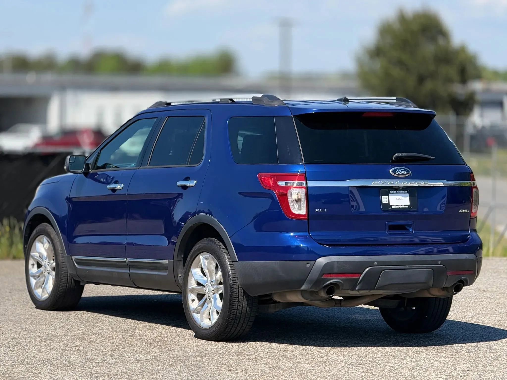Used 2013 Ford Explorer XLT AWD/4WD image 10