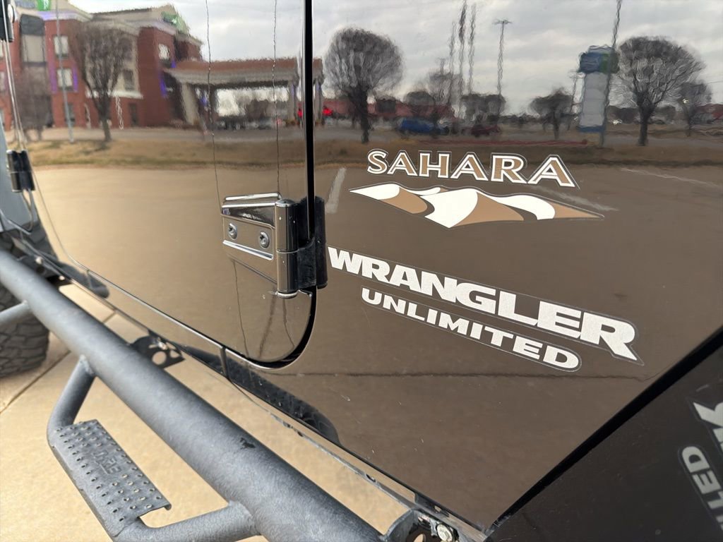 Used 2016 Jeep Wrangler Unlimited Sahara w/ Max Tow Package image 9