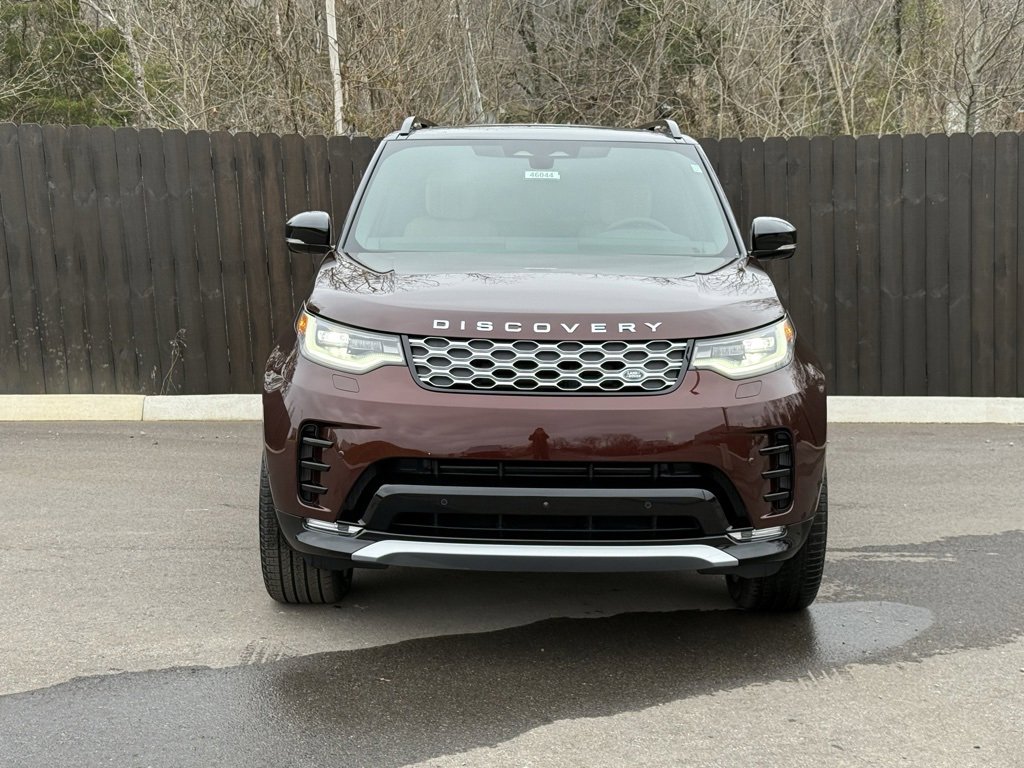 New 2026 Land Rover Discovery Limited Edition image 9