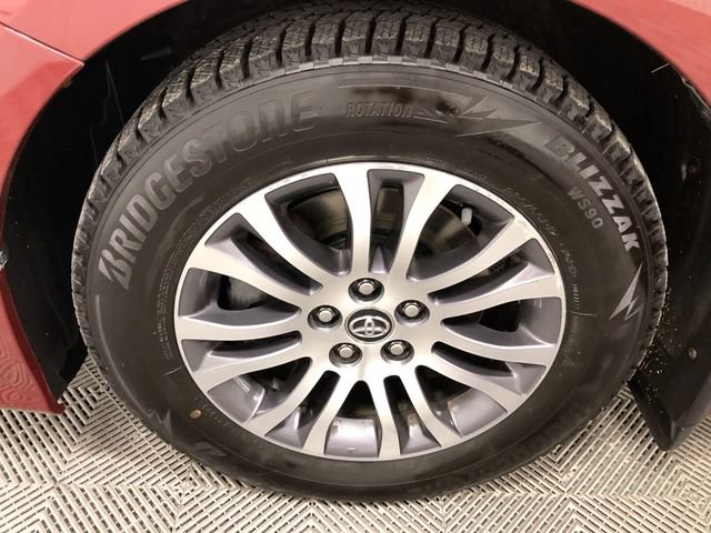 Used 2019 Toyota Sienna XLE FWD image 28