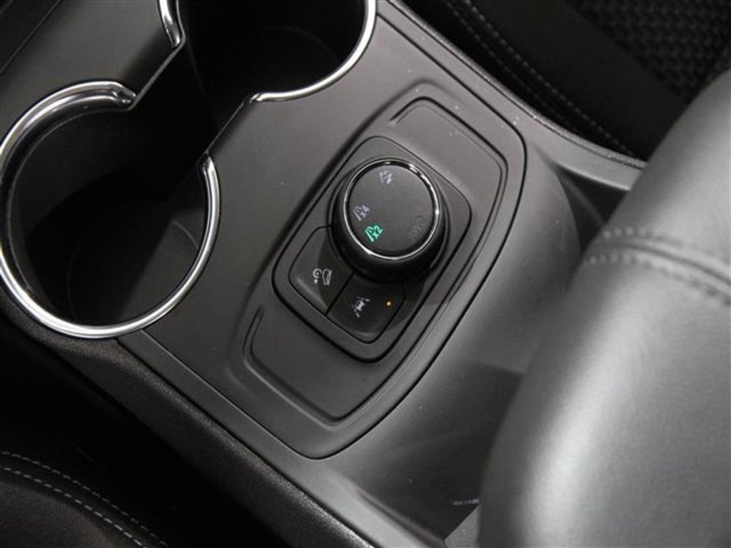 Used 2024 GMC Terrain SLE image 15