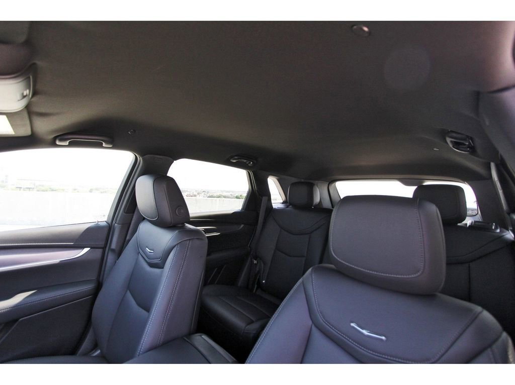 New 2025 Cadillac XT5 Luxury image 23
