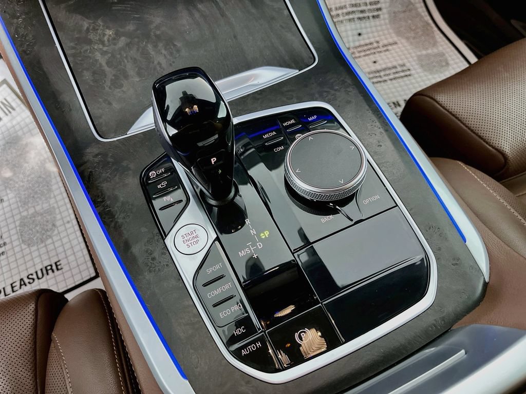 Used 2022 BMW X5 xDrive40i AWD/4WD image 22