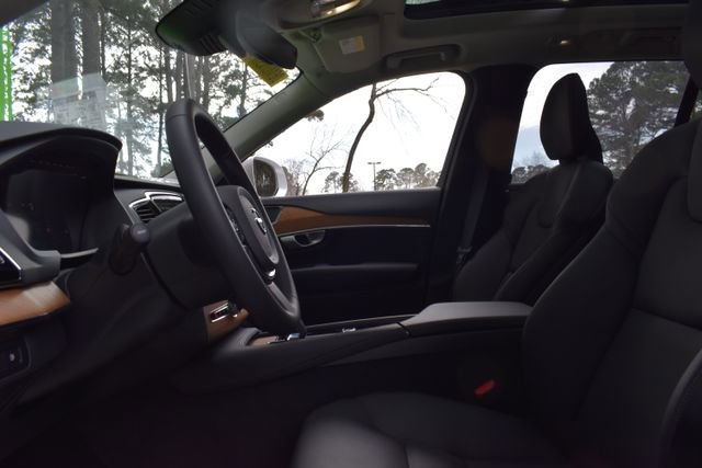 New 2024 Volvo XC90 T8 Plus w/ Protection Package Premier image 21