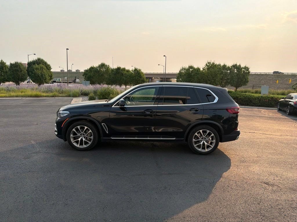 Used 2023 BMW X5 xDrive40i w/ Premium Package AWD/4WD image 2