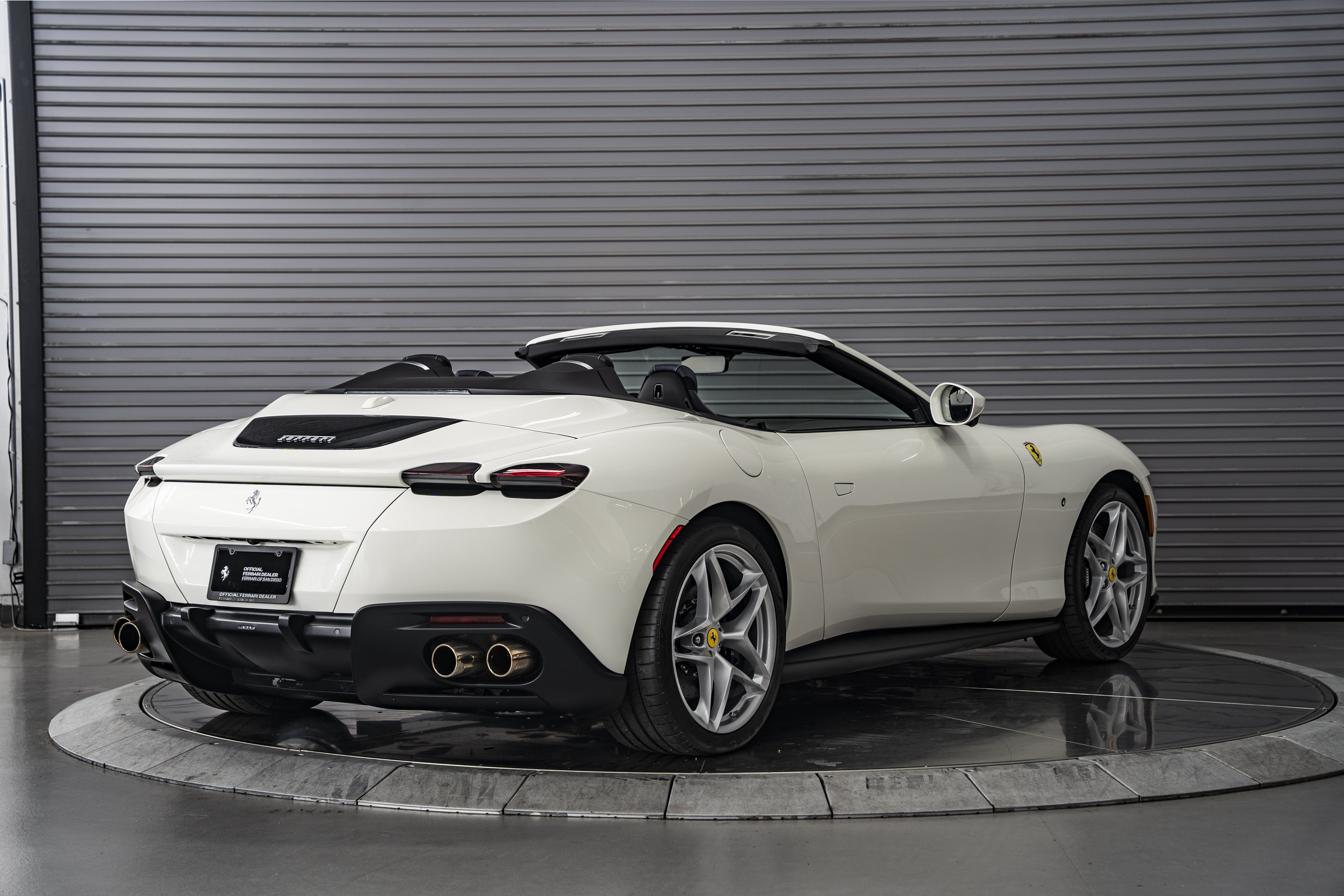 Used 2026 Ferrari Roma Spider RWD image 5