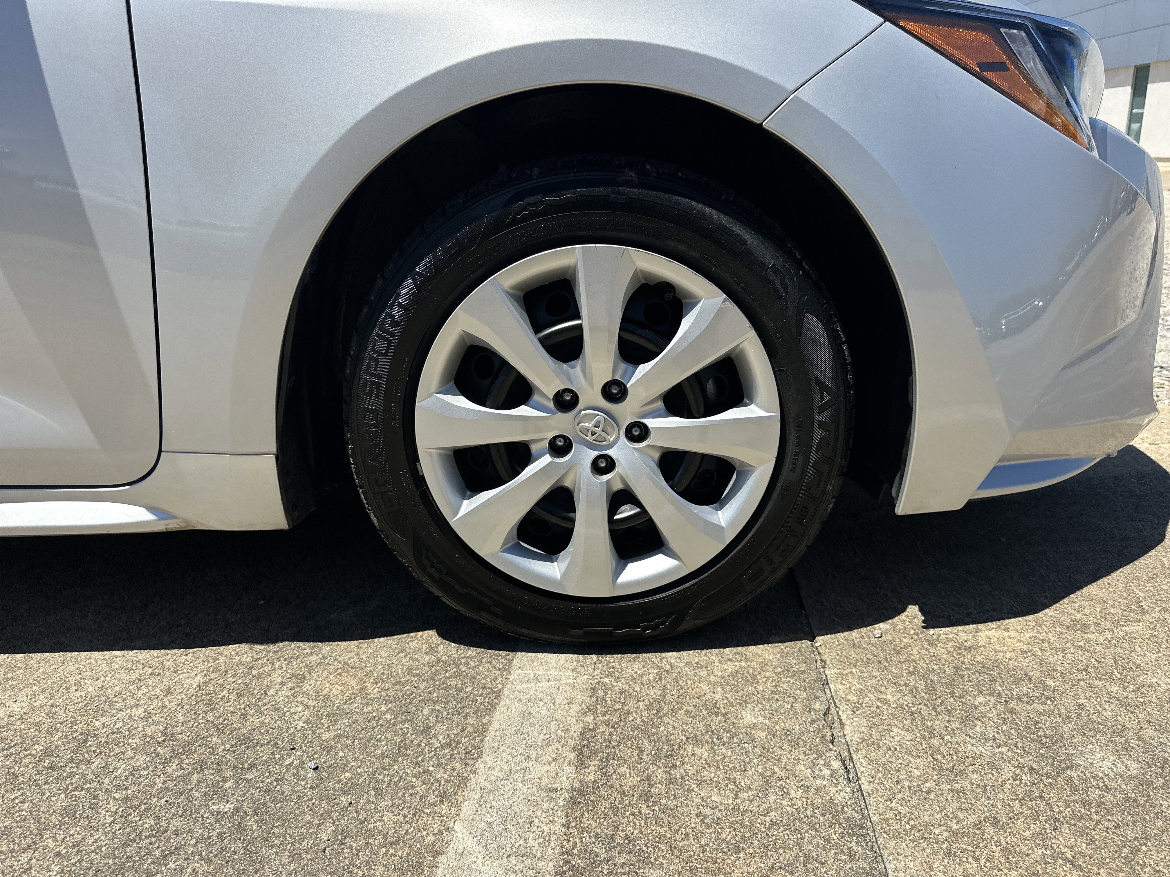 Used 2024 Toyota Corolla LE FWD image 13
