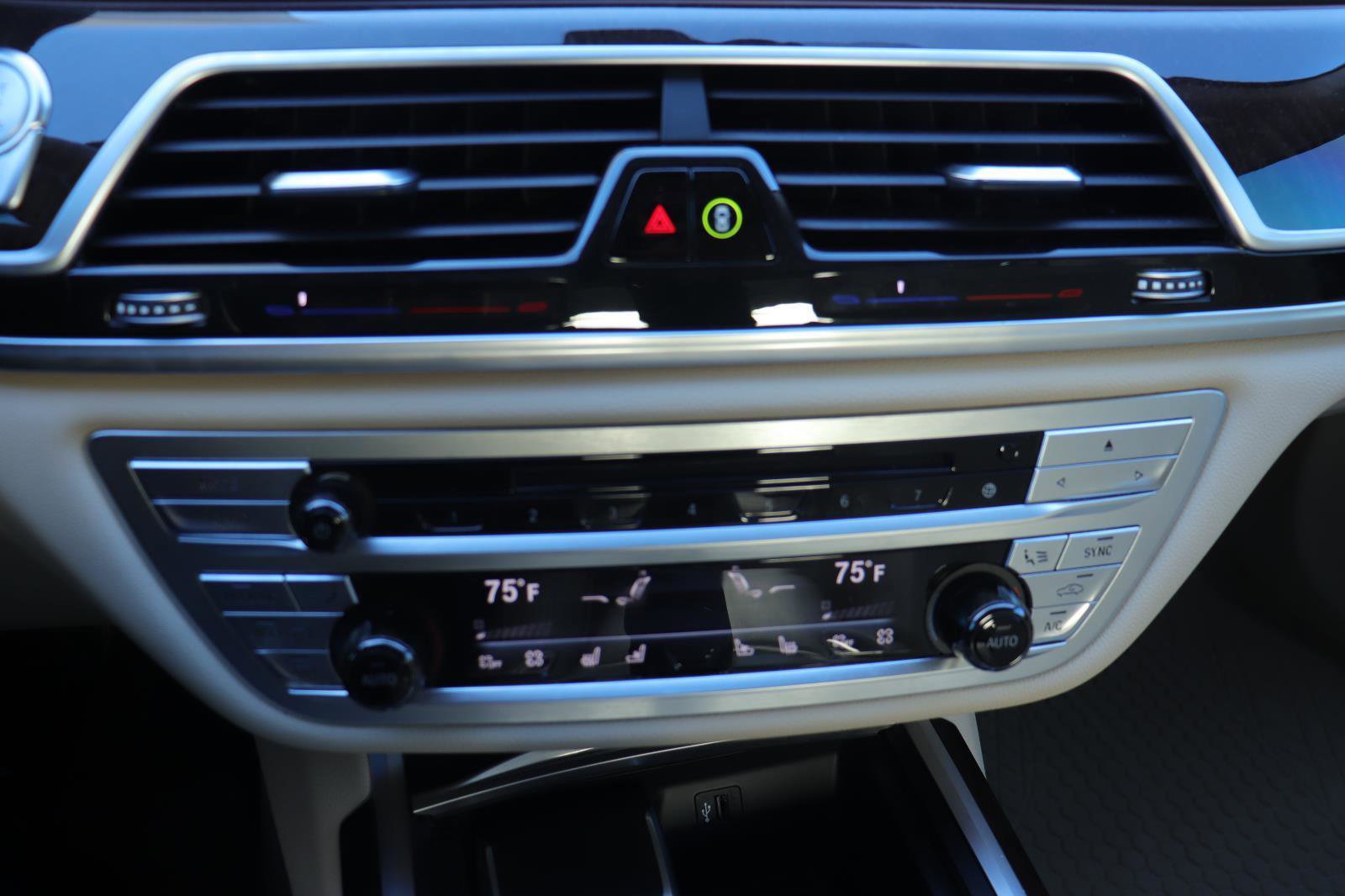 Used 2018 BMW 740i image 33