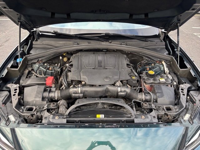 Used 2018 Jaguar F-PACE R-Sport image 26