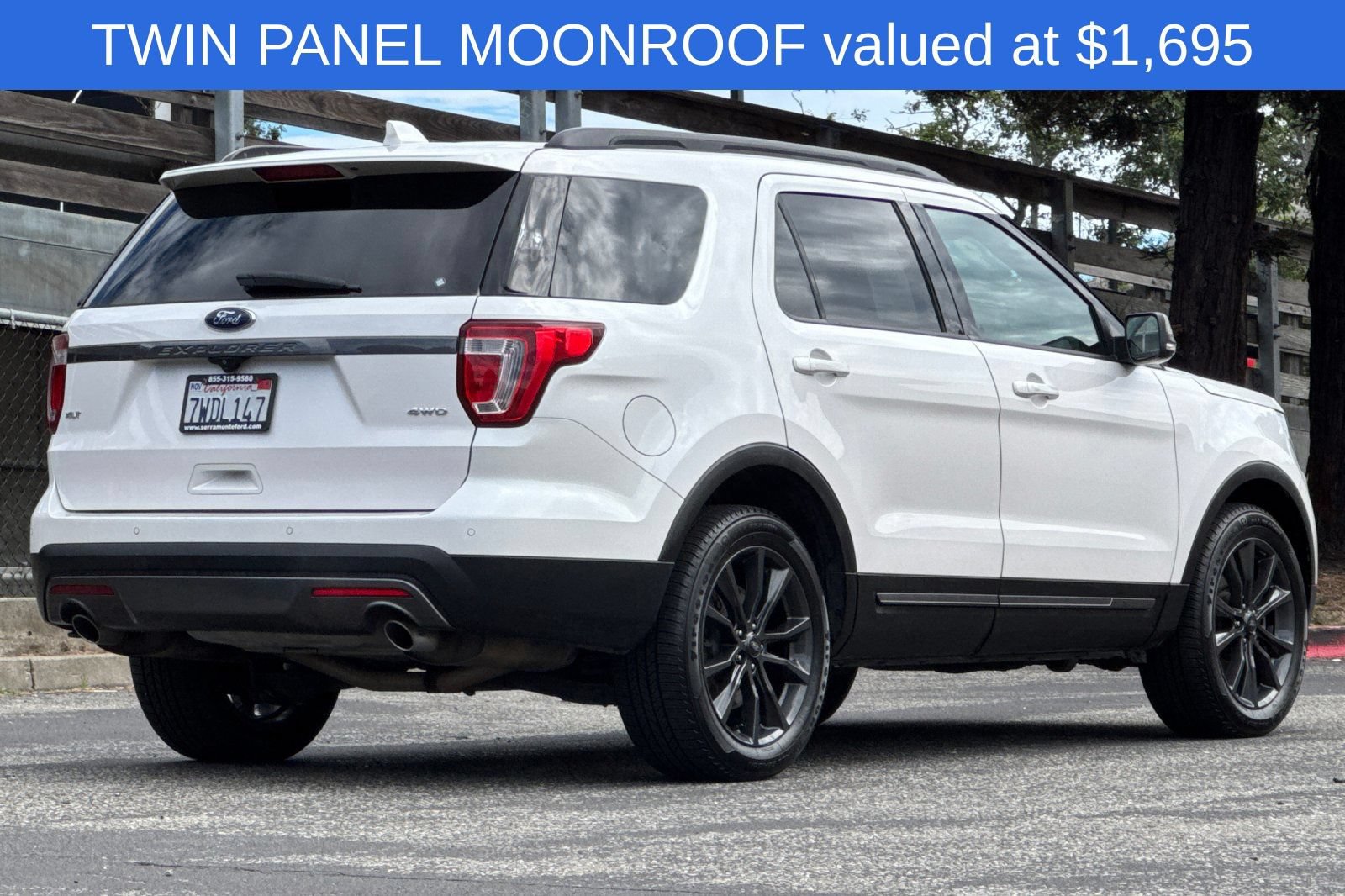 Used 2017 Ford Explorer XLT w/ Equipment Group 202A AWD/4WD image 5