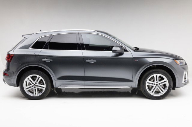 Used 2021 Audi Q5 e Premium w/ Convenience Package image 11
