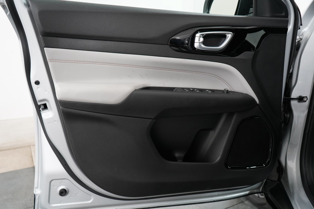 New 2026 Jeep Compass Limited AWD/4WD image 12