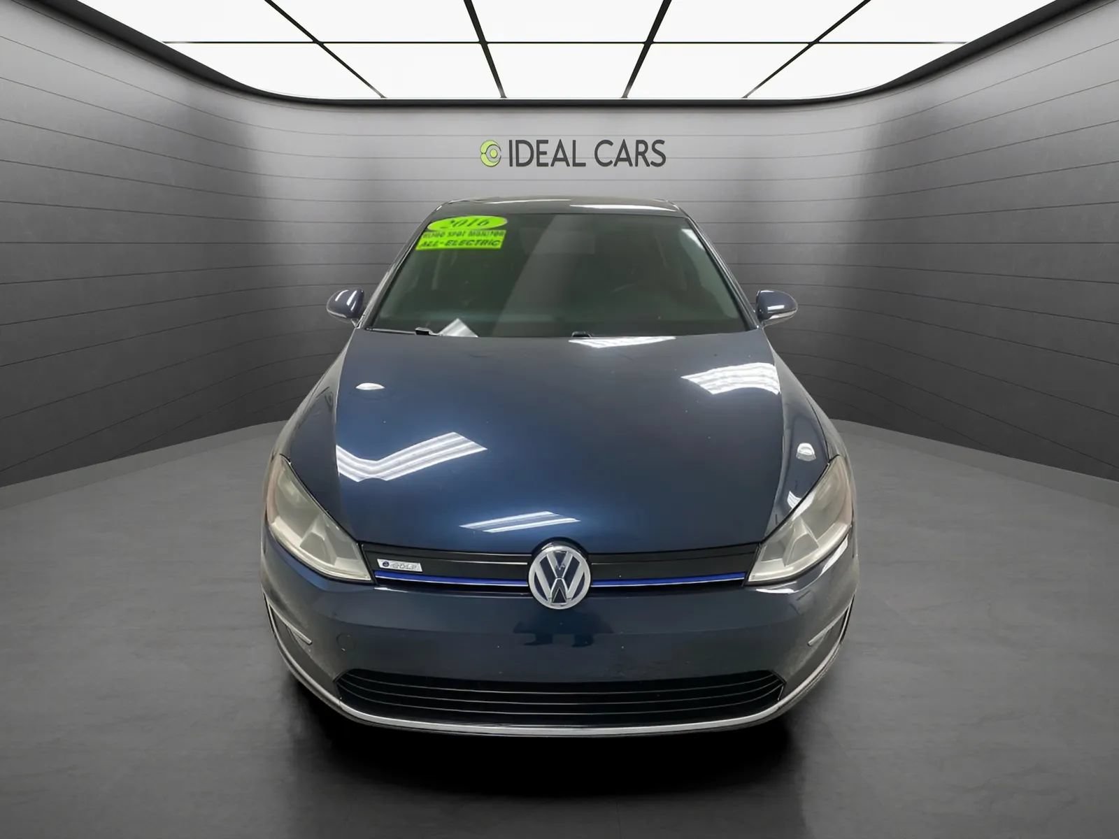 Used 2016 Volkswagen e-Golf SE w/ DC Fast Charging Package FWD image 2