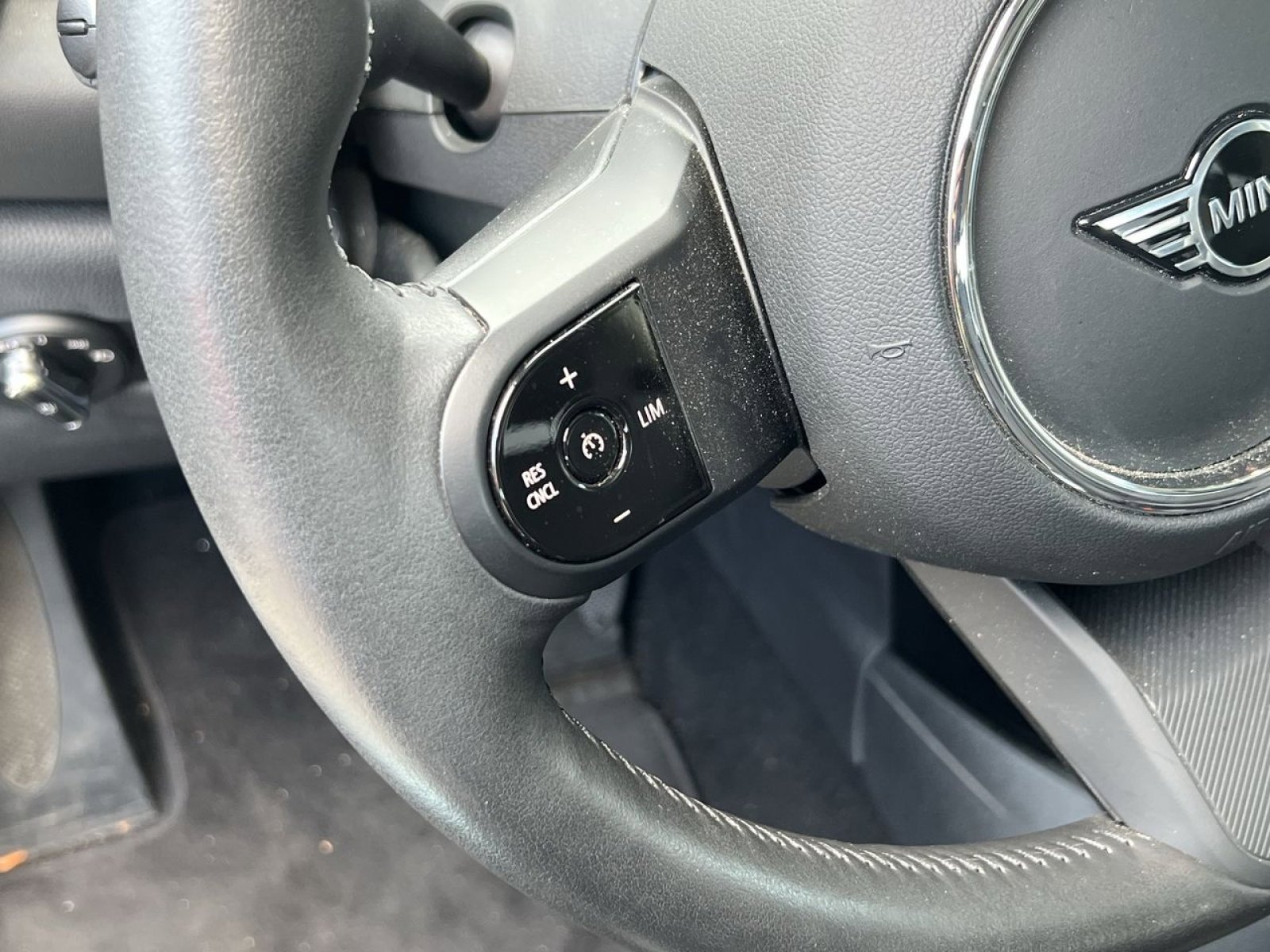 Certified 2024 MINI Cooper SE image 34