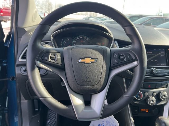 Used 2020 Chevrolet Trax LT w/ LT Convenience Package image 13