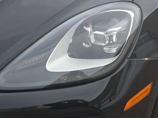 Used 2023 Porsche Cayenne Platinum Edition image 33